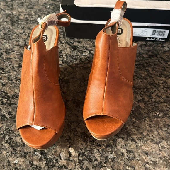 Michael Antonio cognac wedge peep toe NIB 7.5 - Picture 2 of 11